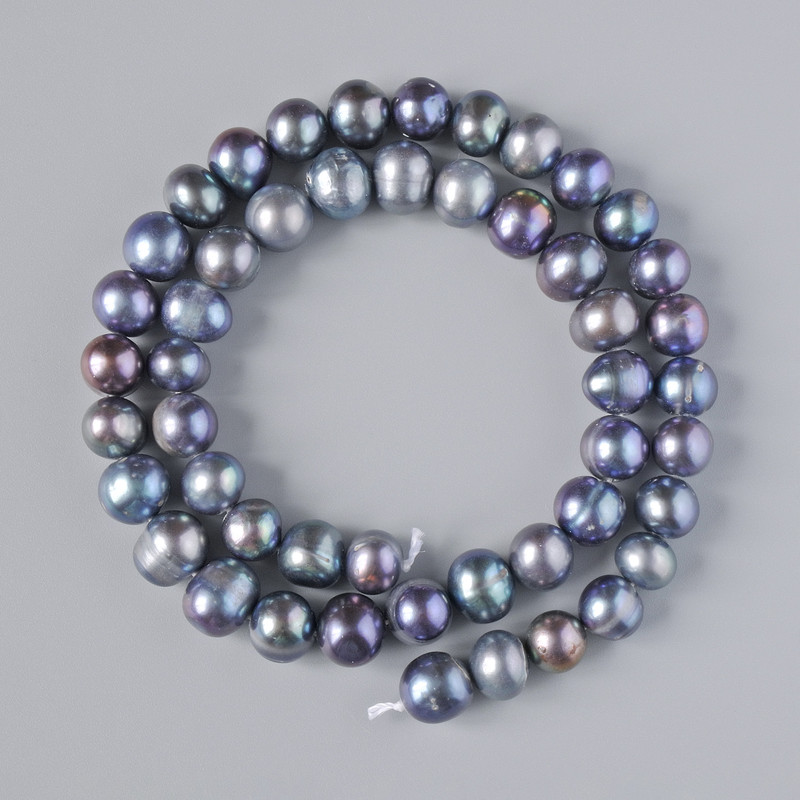 Graphite freshwater pearls with peacock iridescence, diameter 9×8 mm, length 37 cm on a strand