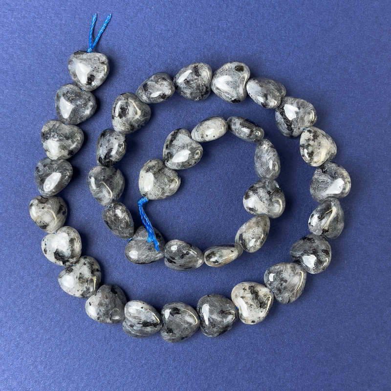 Labradorite heart beads 11×12×6 mm +/- on a string, length 39 cm+