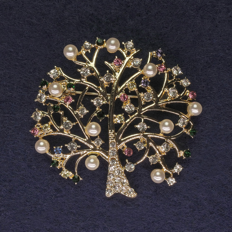 Brooch Tree with rhinestones and pearls, gold-tone metal, diameter 46mm +