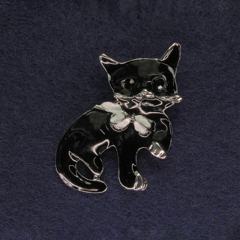Cat Brooch, Black enamel, Black crystals, Silver metal, 40x23mm+