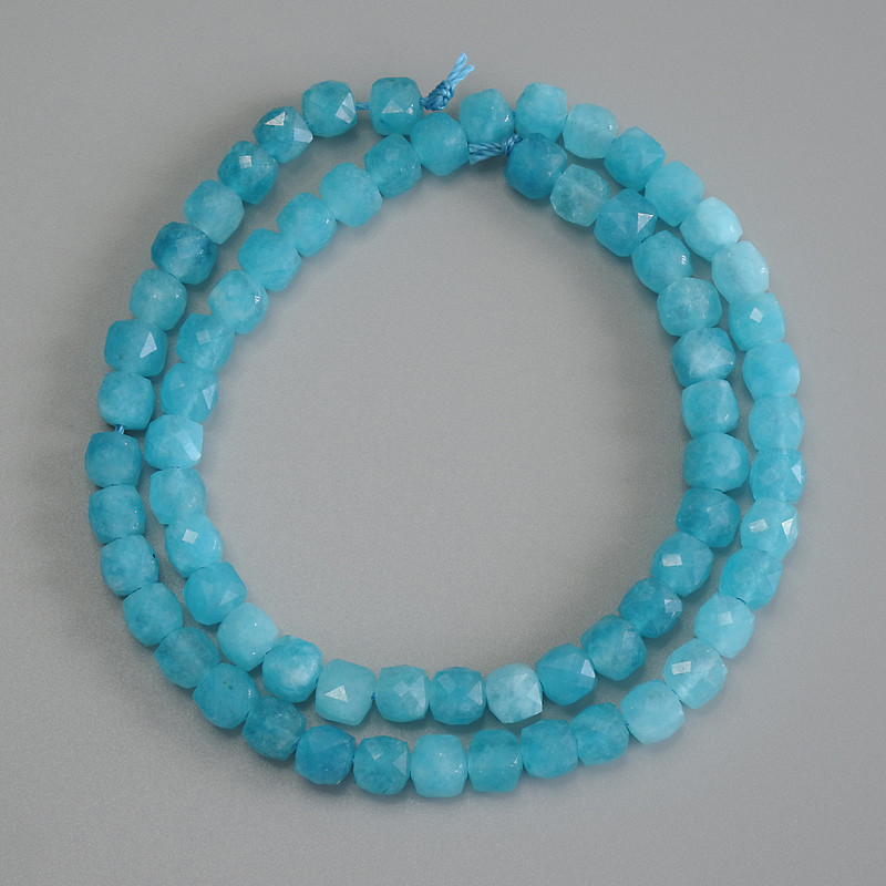 Aquamarine Beads, Faceted Cube, 5x5 mm, 37 cm on thread