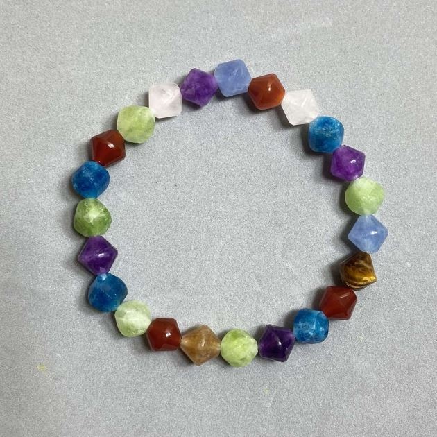 Bracelet Assorted Faceted Diamond 8x8 mm +/-, length 18 cm (stretch)