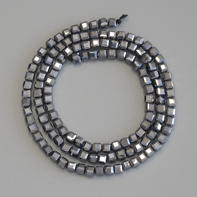 Terahertz faceted cube beads, diameter 3×3 mm ±, length 39 cm ± on thread