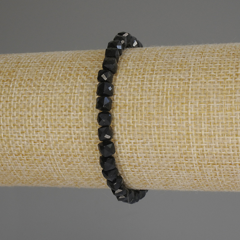 Bracelet with Faceted Tourmaline Cubes, 5x5 mm, 18 cm length (stretch)