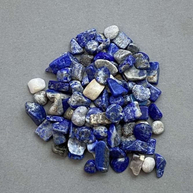 Natural sodalite chip without hole, 7-14×5-7 mm ± (per 100 g ±)