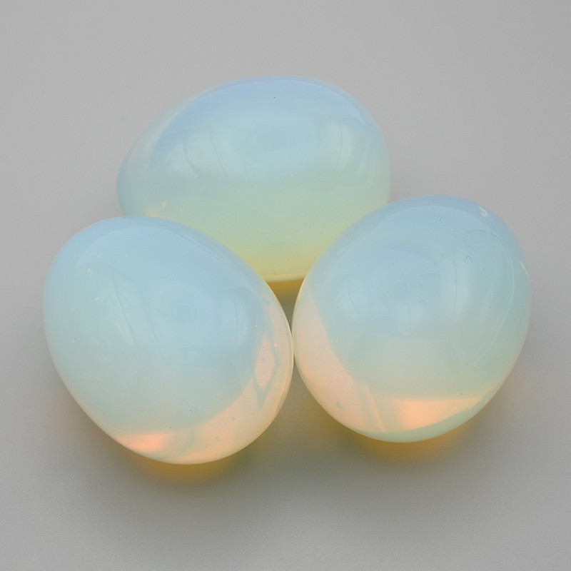 Moonstone decorative egg made of natural stone, diameter 40×30 mm