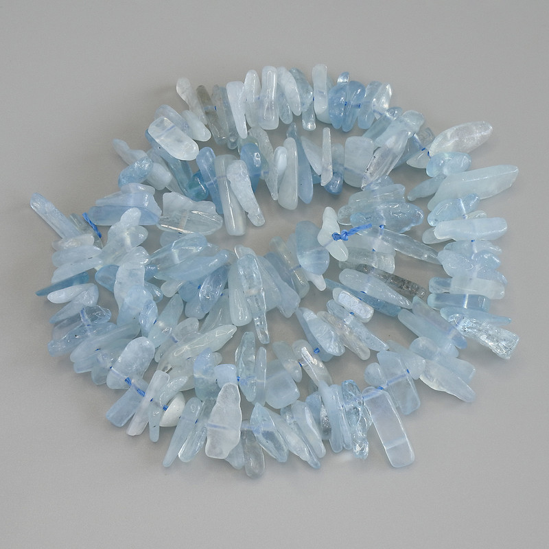 Aquamarine chip beads, diameter 10-15×2-4 mm ± on thread, length 42 cm+