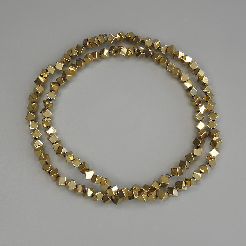 Hematite Beads Gold-Colored Cube with Transverse Hole 3x3 mm ± on Cord, Length 38 cm+