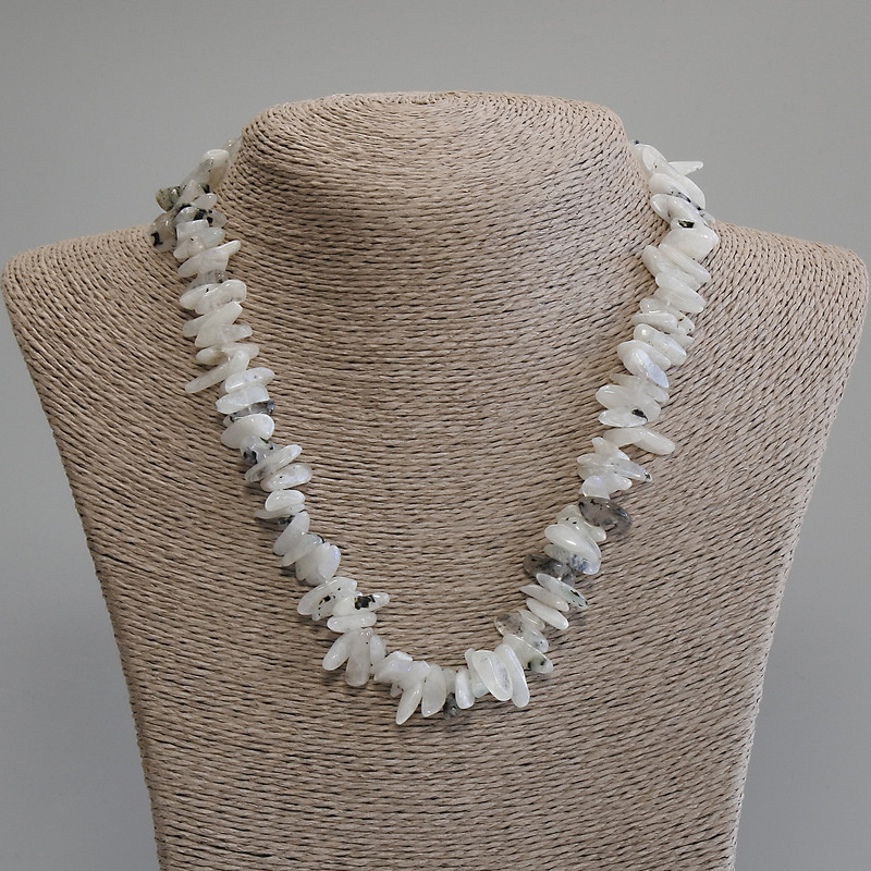 Adularia chip necklace, diameter 12–16×2–6 mm, length 45 cm with a 5 cm extender chain