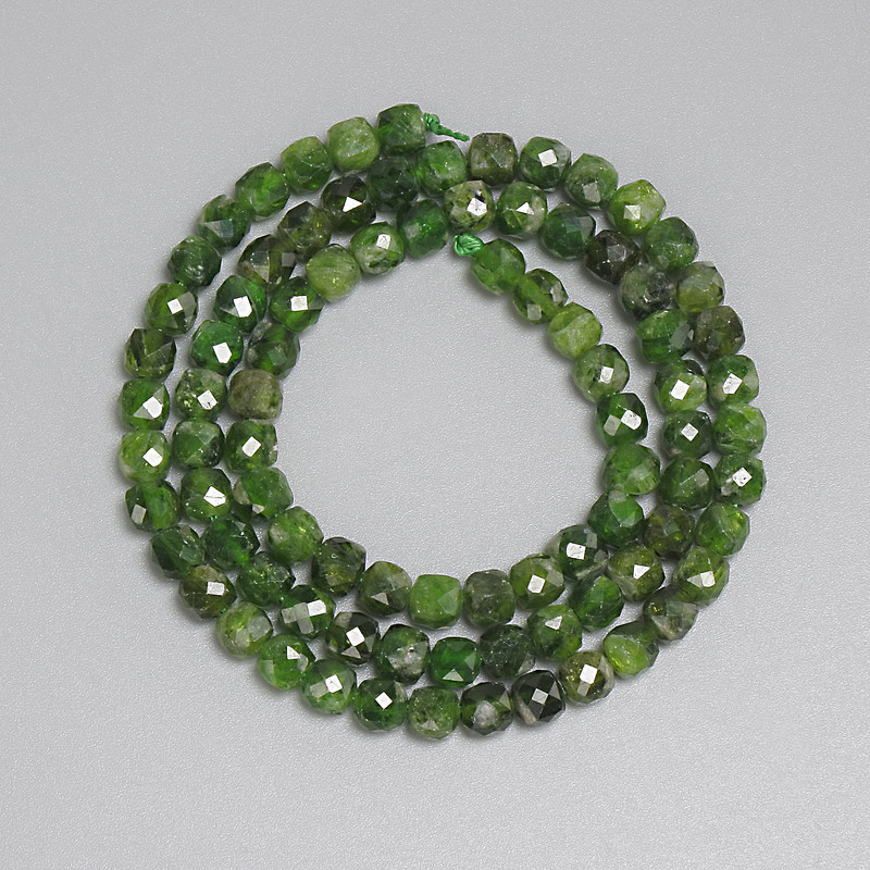 Diopside Beads, Faceted Cube 4x4 mm, 38 cm Length on Thread