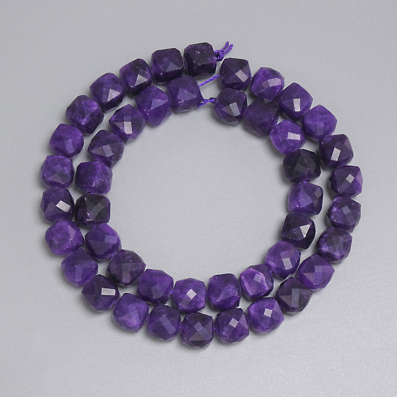 Sugilite beads, faceted cube 8.5×8.5 mm, length 37 cm on thread