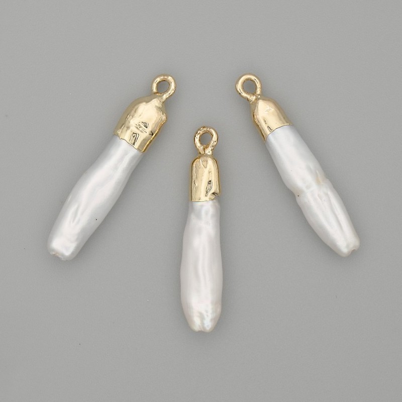 Baroque Pearl Pendant in Golden Metal, Diameter 30x5 mm