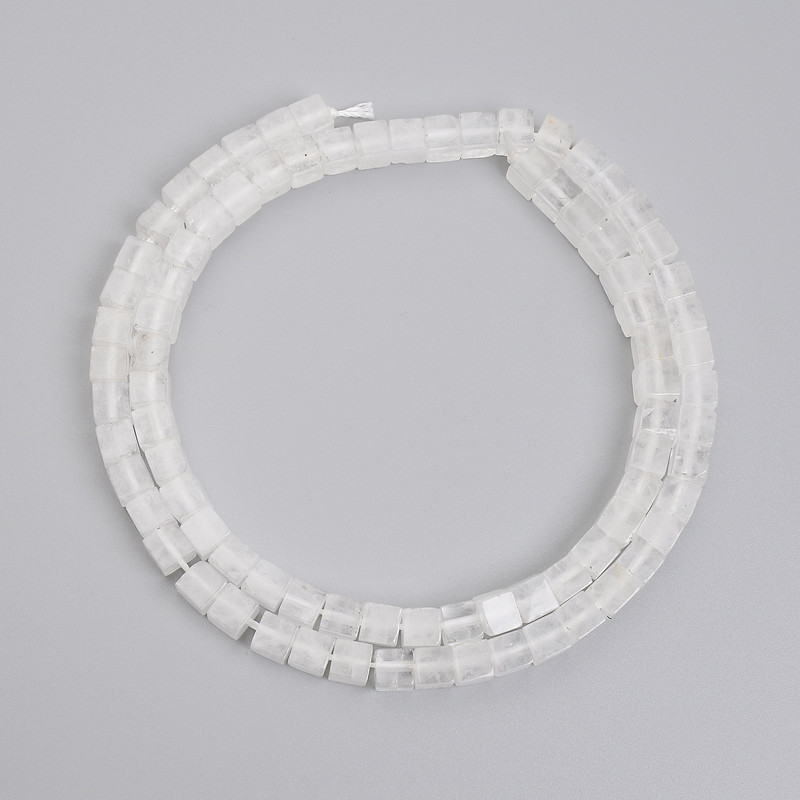 Cube-shaped rock crystal beads, 4.5x4.5 mm, on a thread, length about 38 cm+