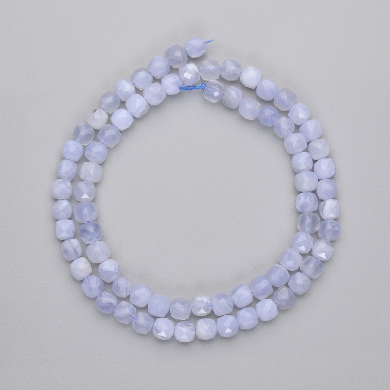 Faceted cube-shaped agate beads, 5x5 mm, 38 cm +/- on thread