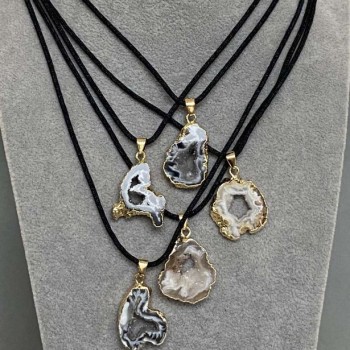 Agate Druzy Slice Pendant, 23-25×20-22 mm (+/-); length 32-37 mm (+/-); assortment sizes on cord; length about 56 cm (+/-) adjustable