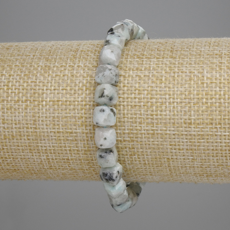 Kiwi Jasper Bracelet - Faceted Cube 7×7 mm, Length 18 cm ± Stretch