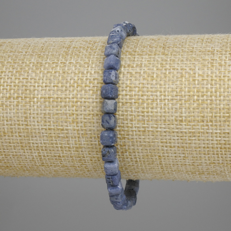 Fossilized Coral Bracelet, Faceted Cube 5x5 mm, 18 cm Stretch