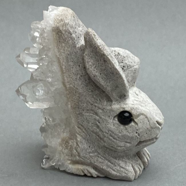 Souvenir Figurine 'Hare with Druzy'