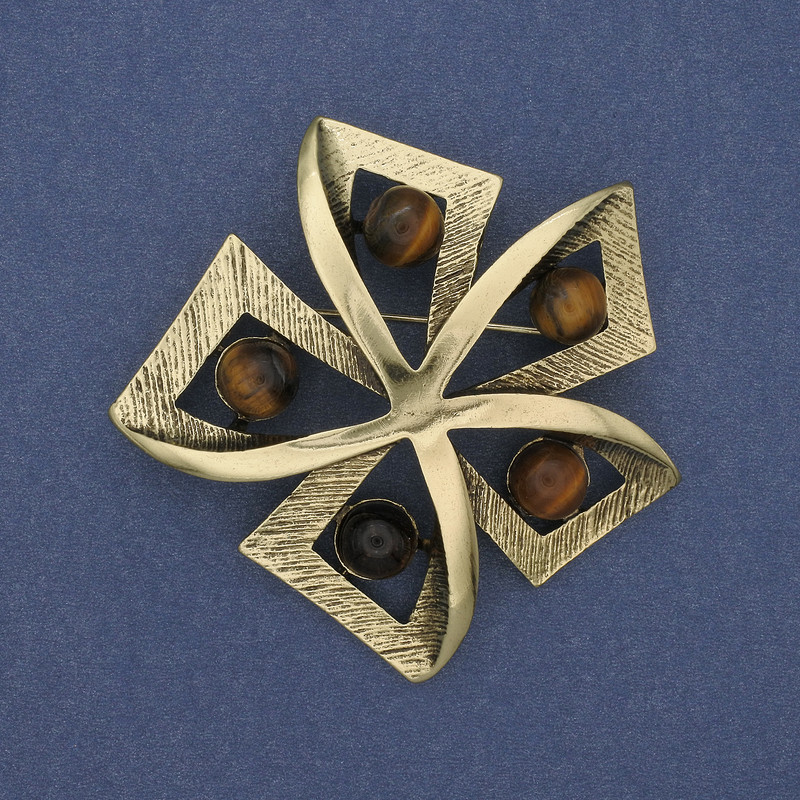 Brooch 'Accent' with Tiger's Eye in Golden Metal 60mm+