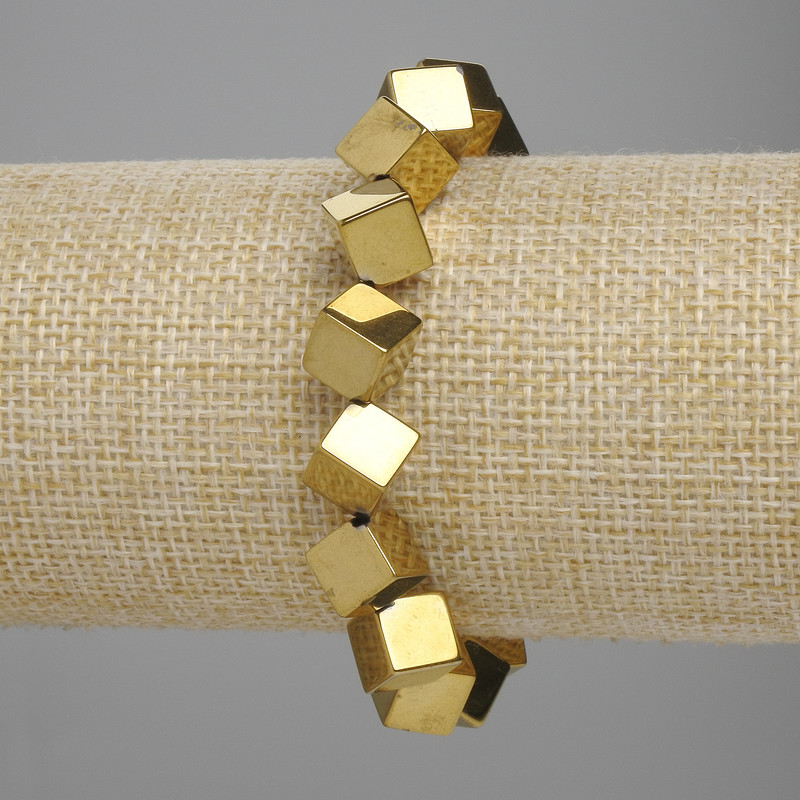 Hematite bracelet with golden cube beads 8×8 mm, through-hole, 18 cm length, stretch