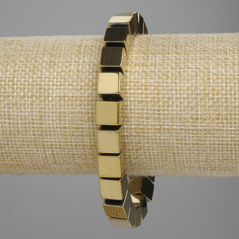 Hematite cube bracelet, 8×8 mm, golden color, 18 cm length, stretch