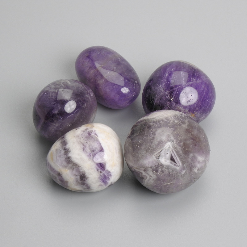 Chevron Amethyst Tumbled Souvenir Stone 22-25×20-23 mm (±) packaged 100 g (Price per 100 g)
