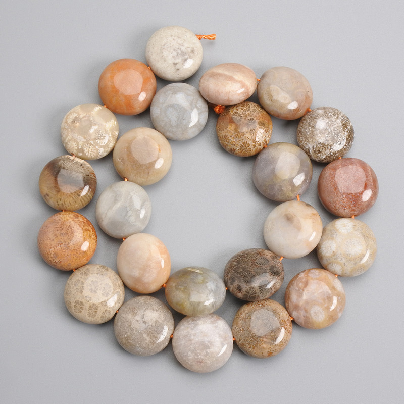Fossilized Coral Coin Beads 16.5–17×9 mm, length approx. 38 cm on thread