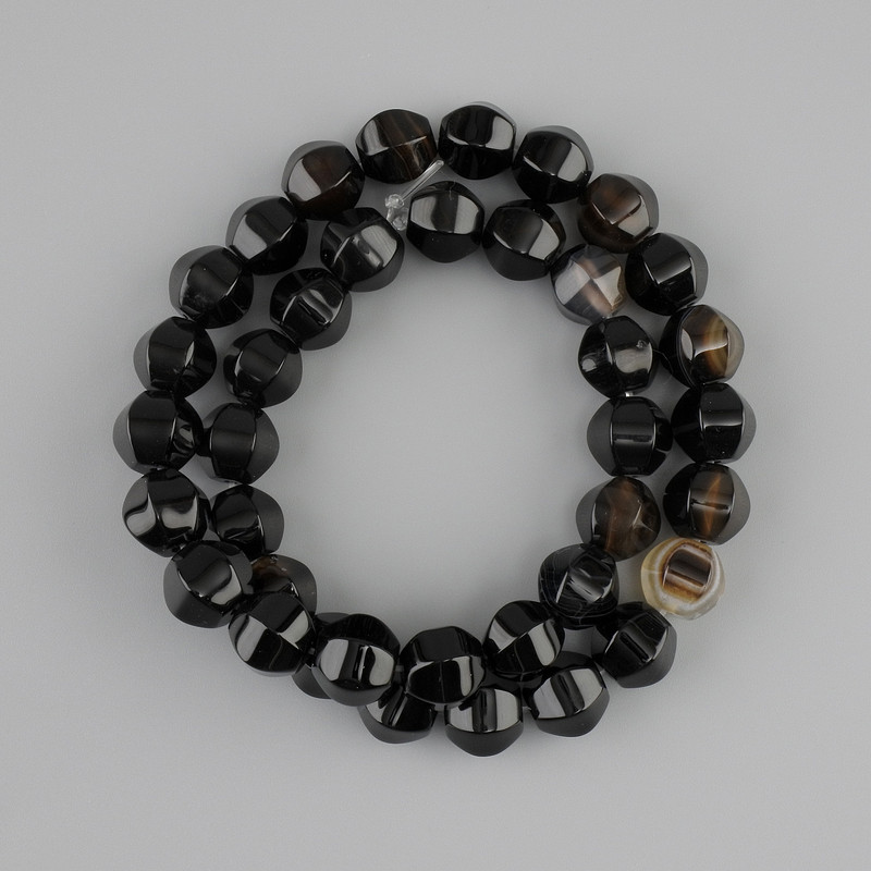 Beads Agate Faceted Ball, 9 mm diameter ±, 36 cm length ± on beading thread