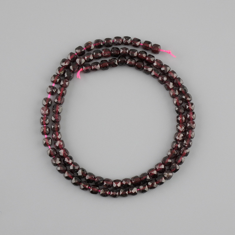 Garnet Beads - Faceted Cube Beads, 4x4 mm, length approx. 39 cm