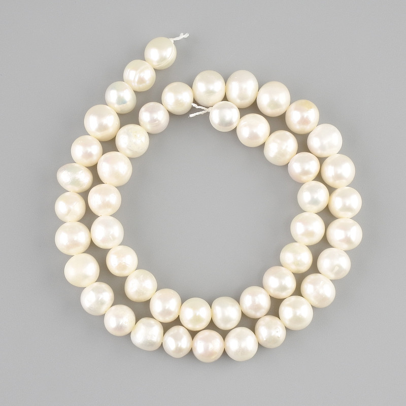 Freshwater Pearl Beads, diameter 7.5–8×7–8 mm, on thread, length 36 cm+