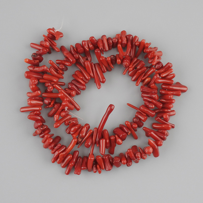 Coral chip-needle beads, size 6–12×2–3 mm, 39 cm length on thread