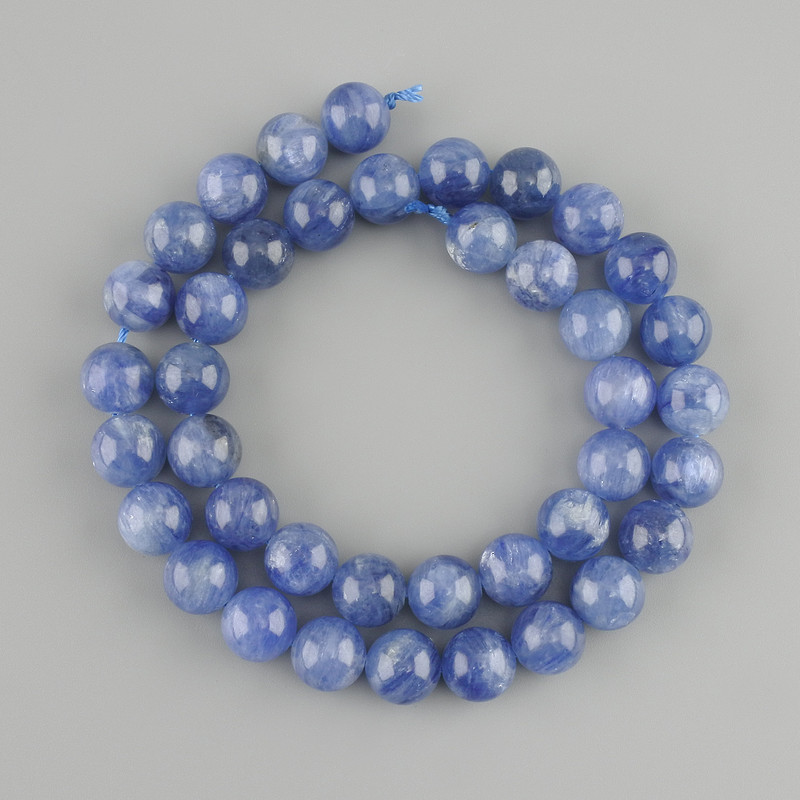 Beads made of natural kyanite, smooth round beads, diameter 10 mm ±, length 39 cm ± on a thread
