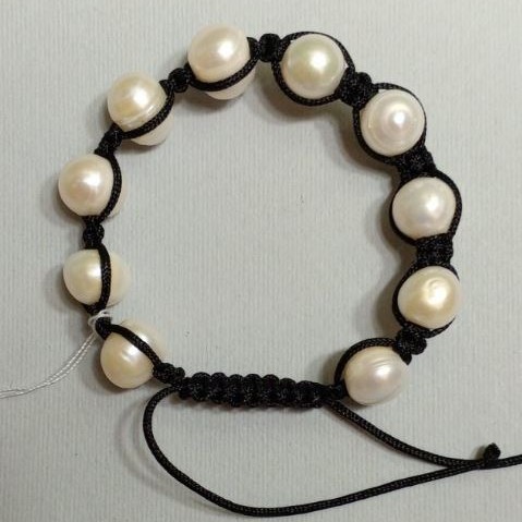 Freshwater Pearl Bracelet on a Slip Knot