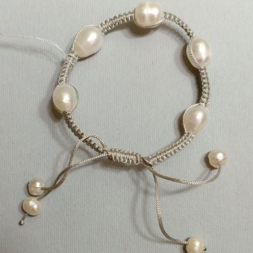 Bracelet with River Pearls on an Adjustable Knot