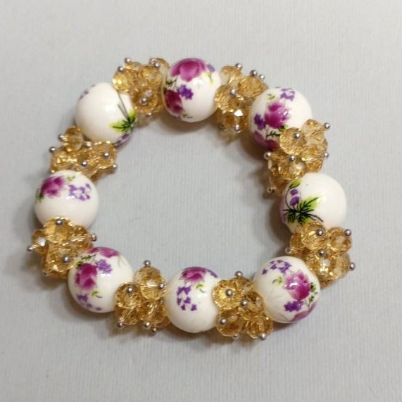 Elastic bracelet with Czech glass and pressed agate, 18 cm long