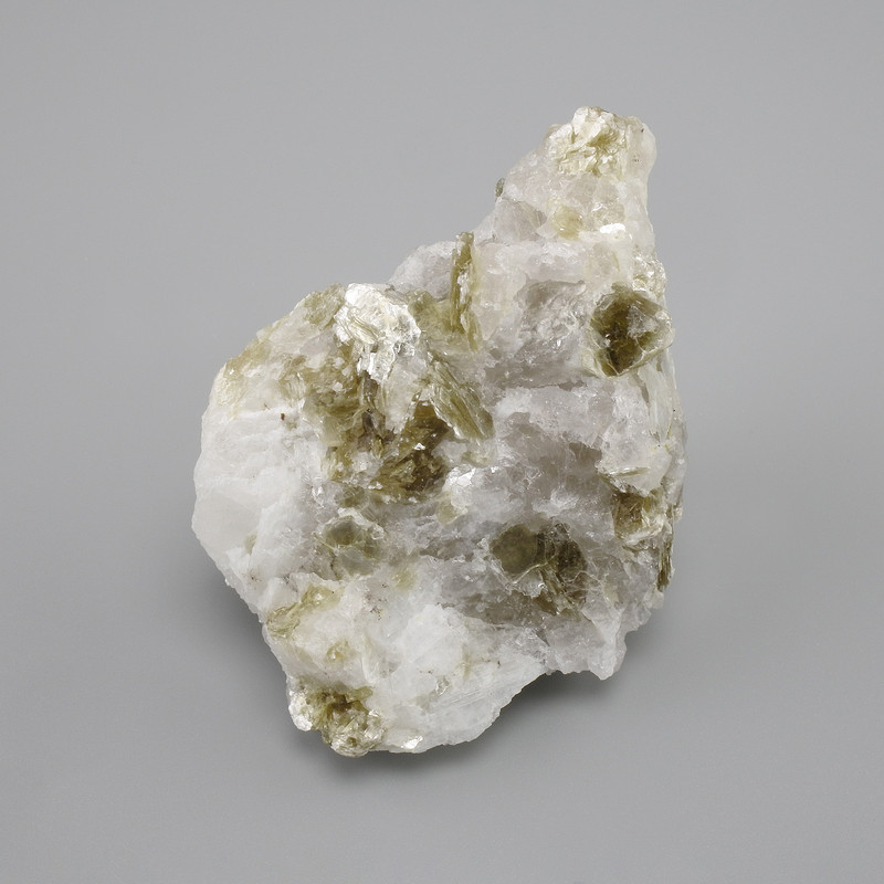 Golden mica natural unpolished stone, 53×38×33 mm ± (assorted sizes) (Price per 100 g)