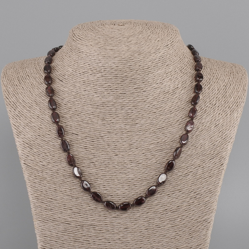 Garnet Necklace with Oval Faceted Beads, diameter 10–11×6 mm, 5 mm +/-, length 50 cm +/- with clasp