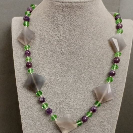 Necklace of agate, amethyst, and Czech crystal, length 68 cm