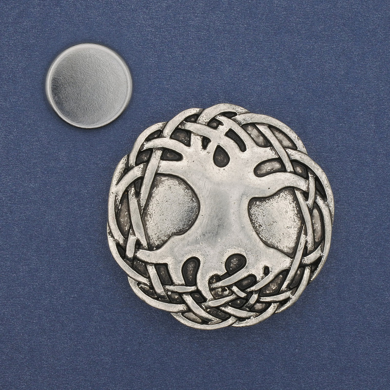 Magnetic Brooch Accent Silver Metal