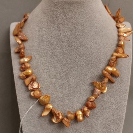 Mother-of-Pearl Necklace, 45 cm+