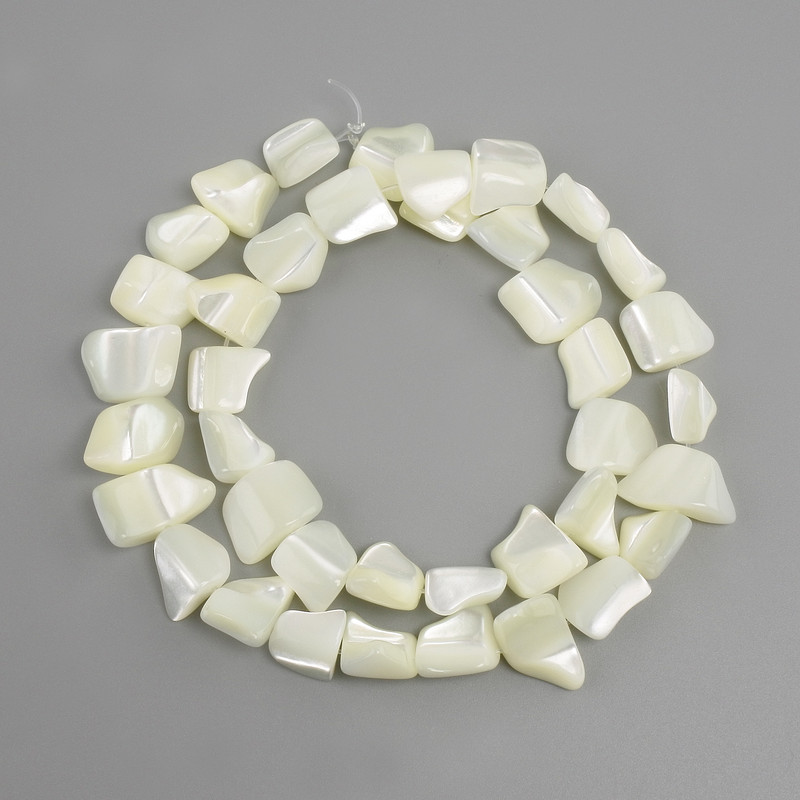 Mother-of-Pearl Beads, Tumbled, 9–12×8–13 mm diameter, 40 cm length, on thread