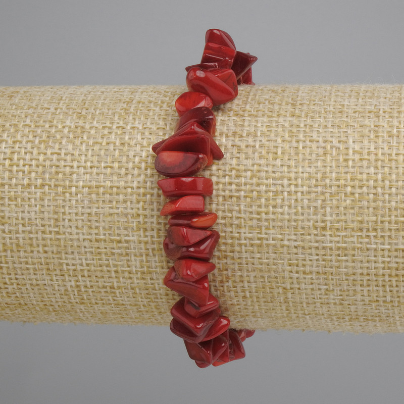 Bracelet with coral chips, diameter 8-11×2-5 mm, length 18 cm ± elastic