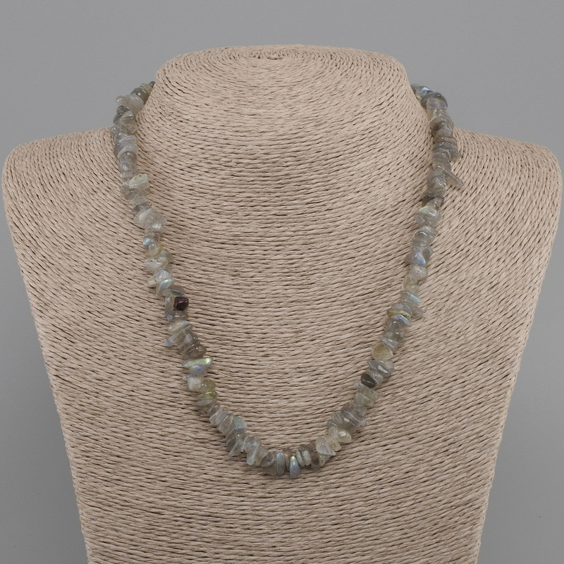 Labradorite chips necklace, diameter 6-9×2.5 mm ±, length 45 cm with a 5 cm extender chain