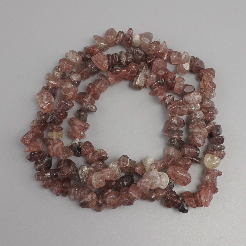 Strawberry quartz chip beads, diameter 8–14×5–8 mm, 80 mm length on thread