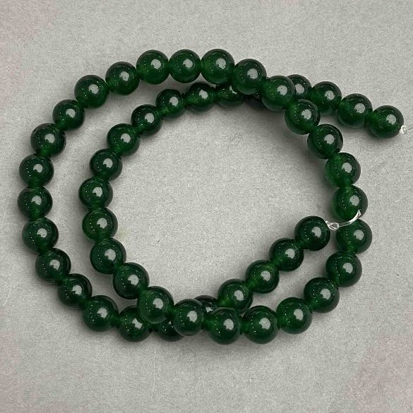 Chrysoprase Beads, Smooth Round, 8 mm Diameter, 38 cm Length on Thread