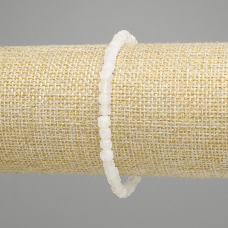 Adularia Faceted Cube Bracelet, 4×4 mm, adjustable 18 cm stretch
