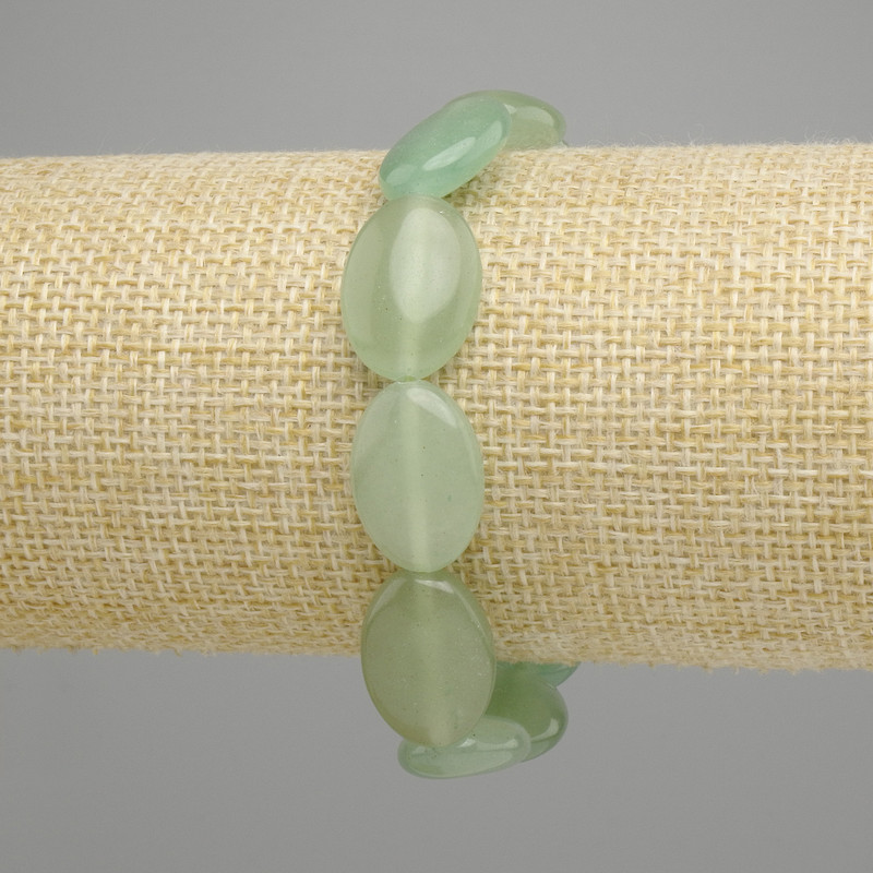Jade Bracelet Oval, diameter 18x13mm ±, length 18cm ± stretchy