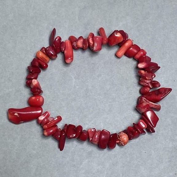 Bracelet Coral Chip 7-16×3-6mm+-, length 18cm +- stretch