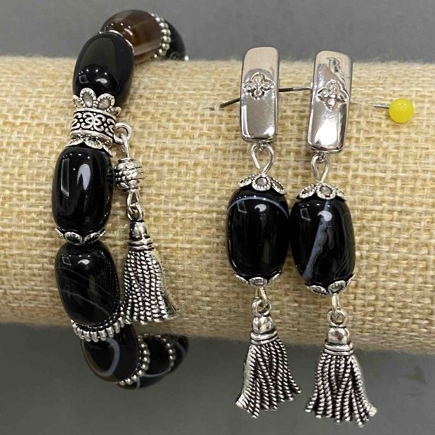 Bracelet and Earrings Set | Agate Cabochon 14×10 mm ±, length 60 mm ± with metal inserts, length 18 cm ± stretch
