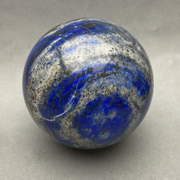 Natural lazurite souvenir sphere, diameter 73 (±) mm. Weight 642 g